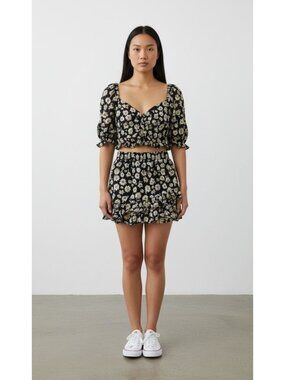 Luv Betsey by Betsey Johnson Daisy Print Two Piece Set M Crop Top Skirt Ruffle